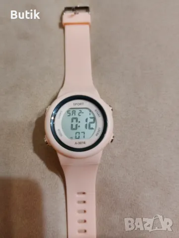 Дамски цифров часовник , снимка 2 - Дамски - 48913147