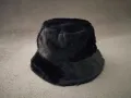 Дамска пухкава шапка в черен цвят, снимка 5