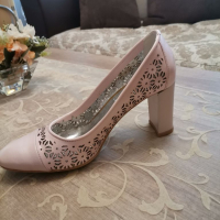 Естествена кожа пролетни обувки бледо розово , снимка 1 - Дамски елегантни обувки - 36236030