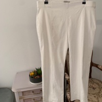 Бял панталон 3/4 в размер М, снимка 1 - Панталони - 44725531
