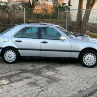 Mercedes-Benz C 180 Classic, снимка 2 - Автомобили и джипове - 36229366