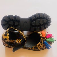 Уникални леопардови обувки, снимка 2 - Дамски ежедневни обувки - 41427228