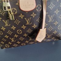  Дамска чанта Louise Vuitton, снимка 2 - Чанти - 44665145