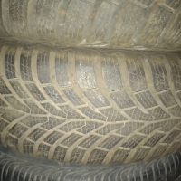 4 гуми , снимка 4 - Гуми и джанти - 44737007
