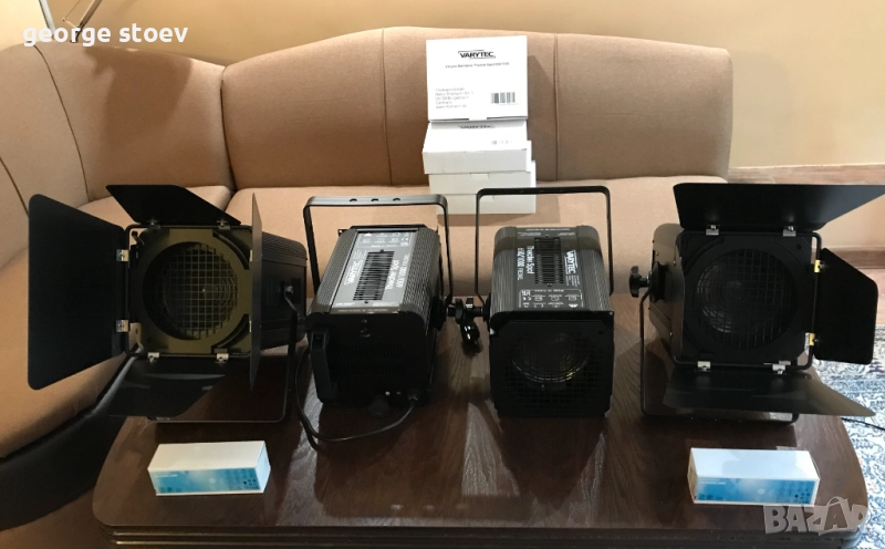 Продавам ТЕАТРАЛНО осветление, Димери, пулт за управление и безжично свързване., снимка 1