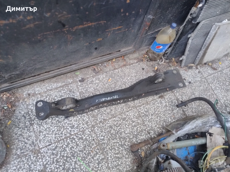 Греда Под Двигателя + Тампони За Нисан Примера 1.6 16В 1991г / Nisan Primera 1.6 16V 199, снимка 1