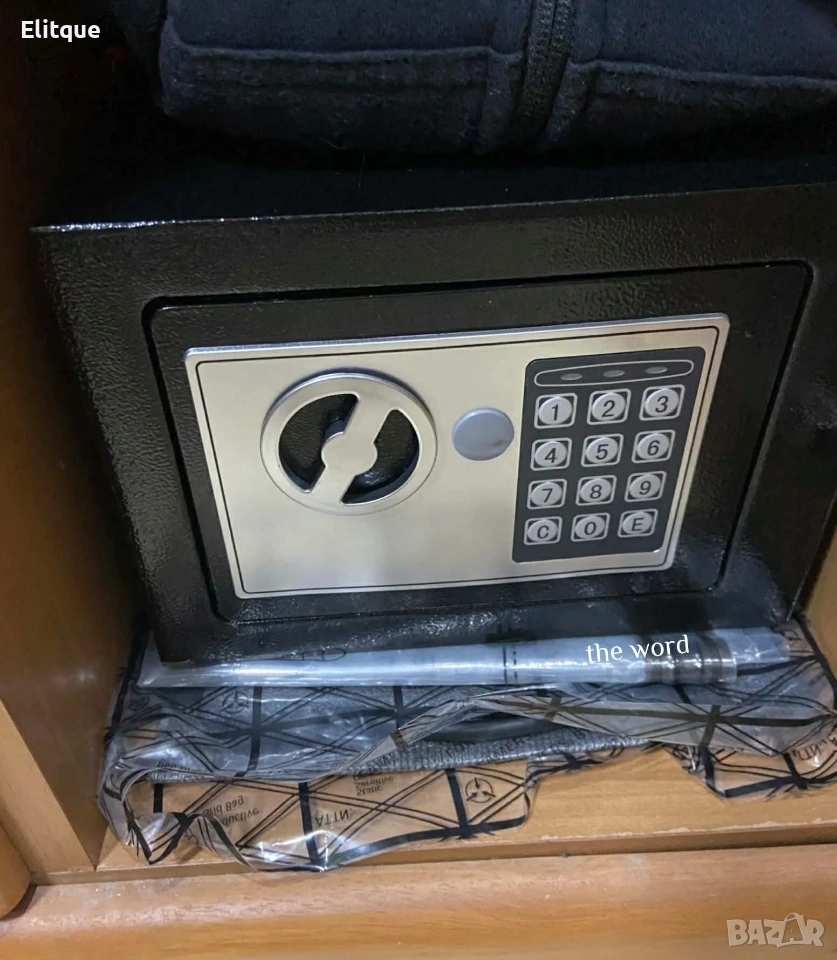 Електронен сейф с кодова клавиатура и резервен механичен ключ – 4.6L, включени батерии , снимка 1
