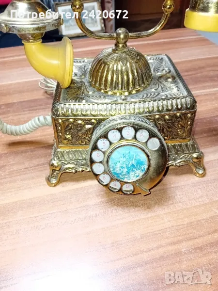 стар  бронзов  телефон, снимка 1