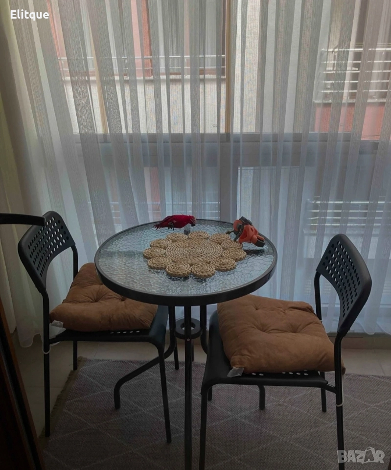 Минимализъм и стабилност в едно – стилна масичка за кафе на открито, снимка 1