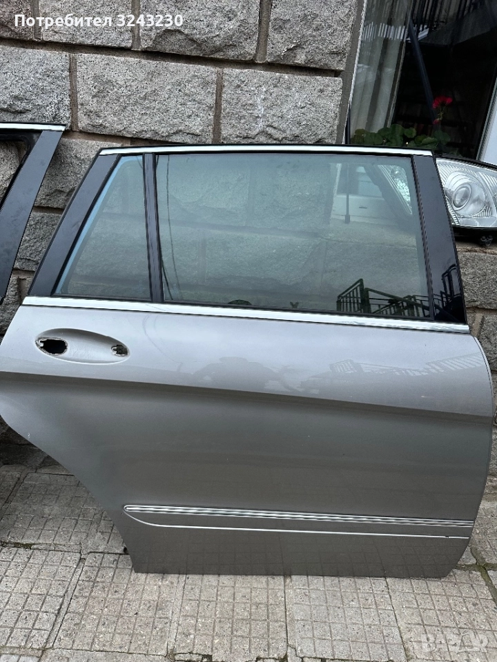 Эадна дясна врата Mercedes R class W251 код на боята 723, снимка 1