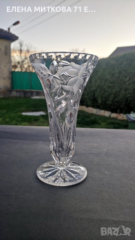 Кристална ваза с матирани цветя, снимка 1