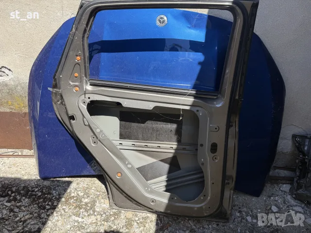 Задна лява врата Mercedes B class W246, снимка 2 - Части - 55746466