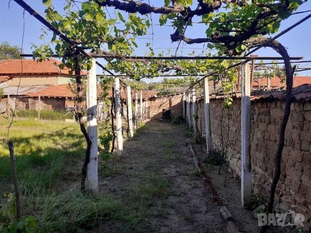 Двуетажна стара къща с. Черничево , снимка 7 - Къщи - 41866640