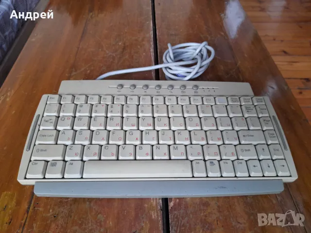 Стара клавиатура, снимка 2 - Клавиатури и мишки - 48981585