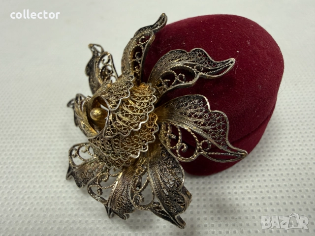 Филигранна сребърна брошка с позлата. №7794, снимка 5 - Колиета, медальони, синджири - 52927820