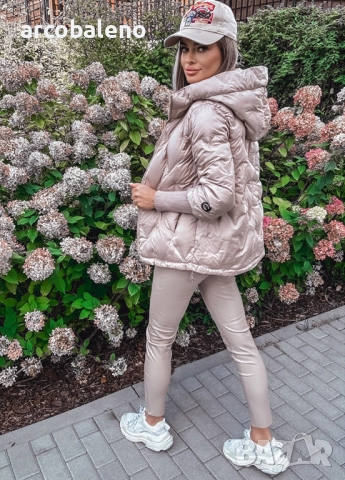 Ватирано дамско яке с качулка и декоративни ръкави, снимка 2 - Якета - 51782137