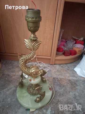 Интересна бронзова лампа с оникс 