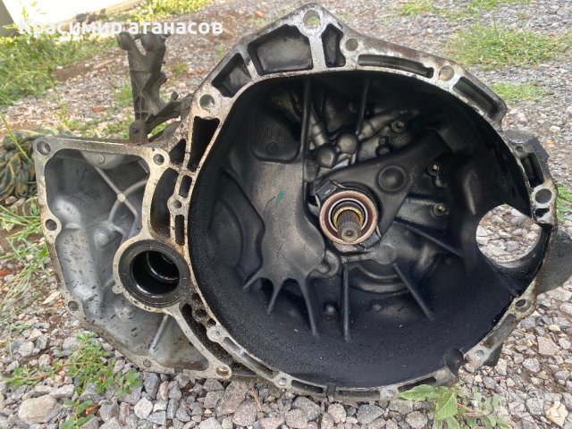 Ръчна скоростна кутия за Нисан х-трейл T30.2.2DCI.2006г, снимка 3 - Части - 41779324