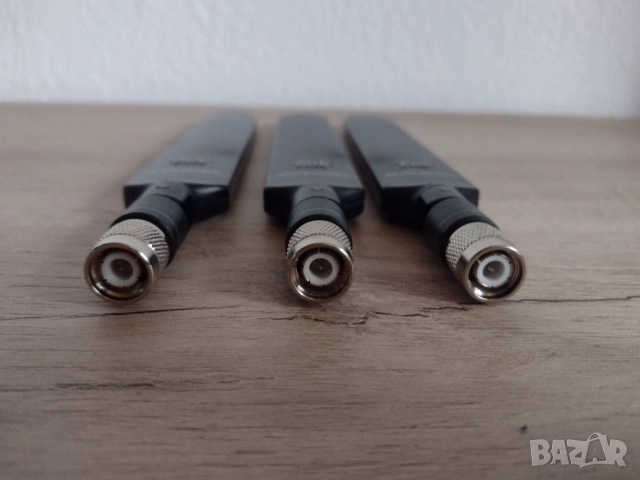 Cisco 4G-LTE-ANTM-D антени, снимка 4 - Рутери - 52146325