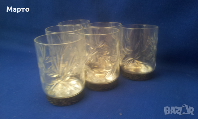 Руски ракиени кристални чашки с метално дъно, ръчна гравюра, снимка 4 - Чаши - 36167173