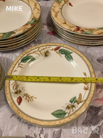 Порцеланов сервиз за хранене от 42 части, снимка 11 - Сервизи - 53195282