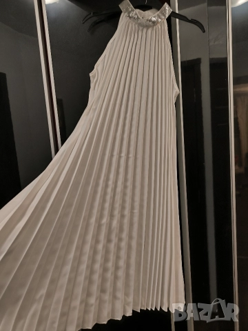 Нова плисирана официална рокля р-р ХС , снимка 2 - Рокли - 52595285