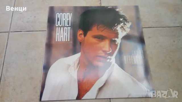 COREY HART - грамофонна плоча Lp., снимка 3 - Грамофонни плочи - 48297763