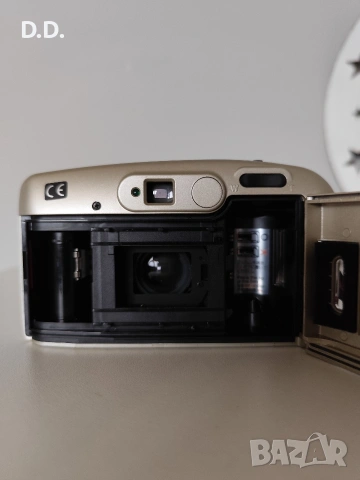 Лентов фотоапарат Yashica Zoomate 70, снимка 6 - Фотоапарати - 53008661