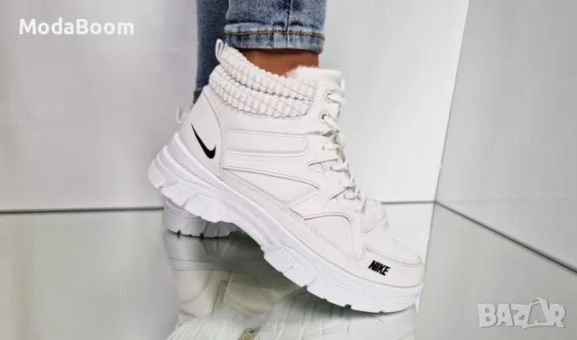 Nike бели дамски боти 