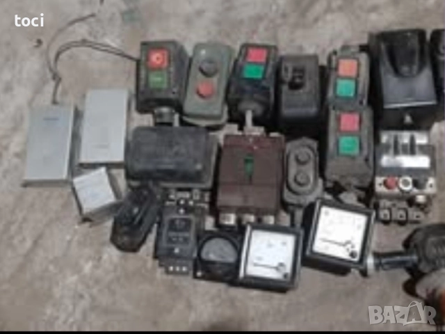 Лот от стари ел кнопки контактори измервателни уреди релета, снимка 3 - Други машини и части - 51728455