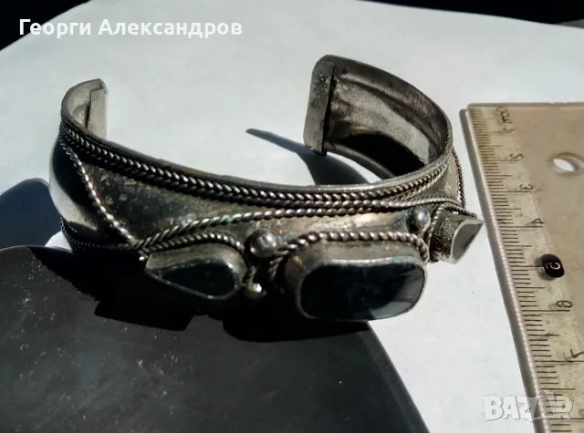 Стара Красива ЕТНОГРАФСКА ГРИВНА с ШЛИФОВАН ЧЕРЕН ОНИКС и ЛЕКА ЗАБЕЛЕЖКА!, снимка 5 - Антикварни и старинни предмети - 55876648