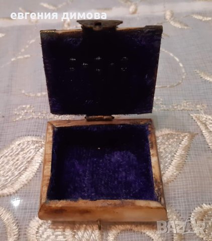Кутийка от камилска кост , снимка 2 - Антикварни и старинни предмети - 40838602