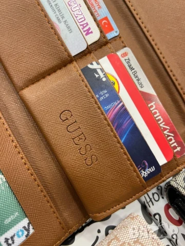 портмонета guess , снимка 2 - Портфейли, портмонета - 50686474