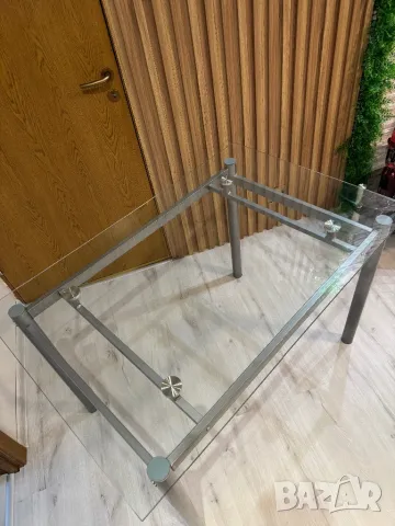 Стъклена маса 