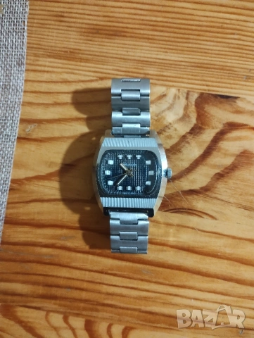 Руски механични часовници, снимка 3 - Антикварни и старинни предмети - 52057920