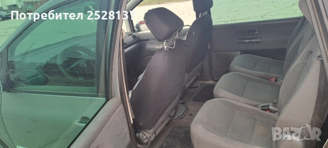 VW Sharan 1.9 TDI (116 к.с.) – Автоматик, 7 местен, Фейслифт (2004 г.), снимка 9 - Автомобили и джипове - 53599856
