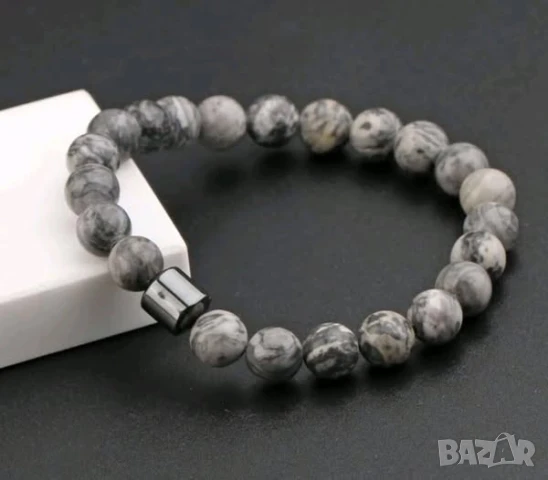 Гривни от естествени камъни  