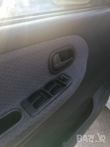 Kia Sportage - 2.0 газ / бензин, снимка 14 - Автомобили и джипове - 50507666