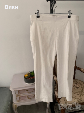 Бял панталон 3/4 в размер М, снимка 1 - Панталони - 44725531