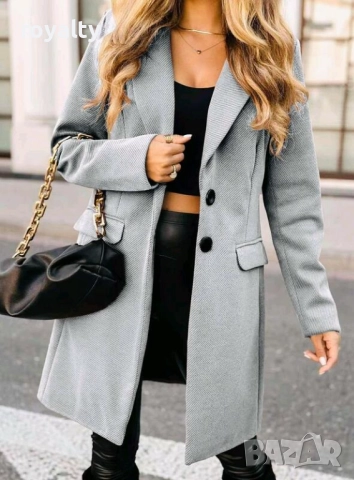 Елегантно дамско сиво палто
