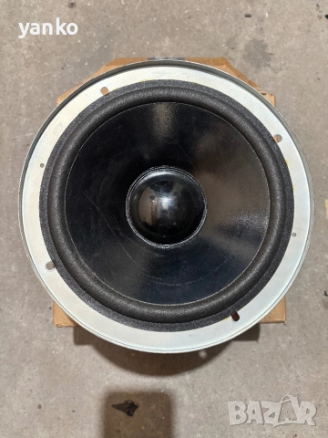 Нискочестотен говорител