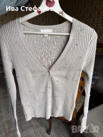 Нова бежова nude цвят модерна жилетка рипс с блестящи камъчета кристали , снимка 3 - Жилетки - 43051475