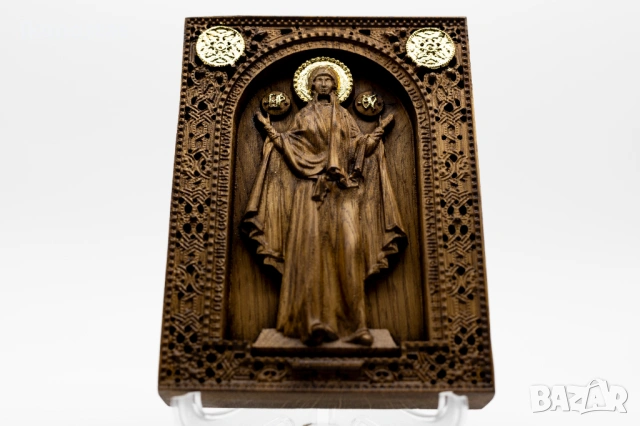 Позлатена релефна икона на Пресветата Майка Богородица, дъб