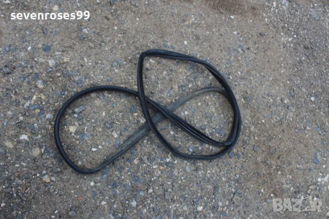 Уплътнение врата задна лява Пежо 807 Peugeot 807 Citroen C8 Lancia Phedra