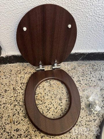 Тоалетна Седалка Wenko Wenge – Soft Close, MDF, Бърз Монтаж, Универсална Форма!