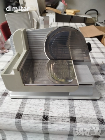 Слайс машина GRAEF -130 W, снимка 2 - Кухненски роботи - 52821631