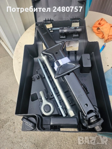 Комплект крик с ключове за бусове, снимка 2 - Части - 53858148