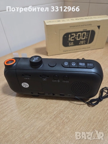 Чисто нов Цифров будилник с FM радио проекционен будилник с 180 регулиране, гласово управление , снимка 3 - Радиокасетофони, транзистори - 53639265