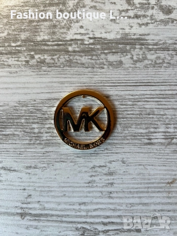 Златно лого на марката Michael Kors ❤️, снимка 2 - Колиета, медальони, синджири - 52412972