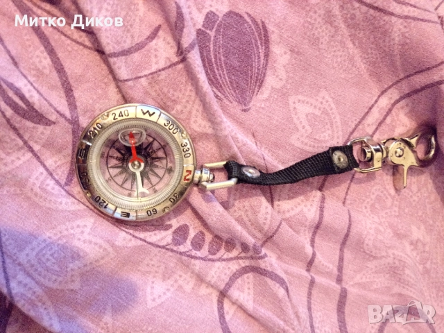 Ключодържател с компас нов